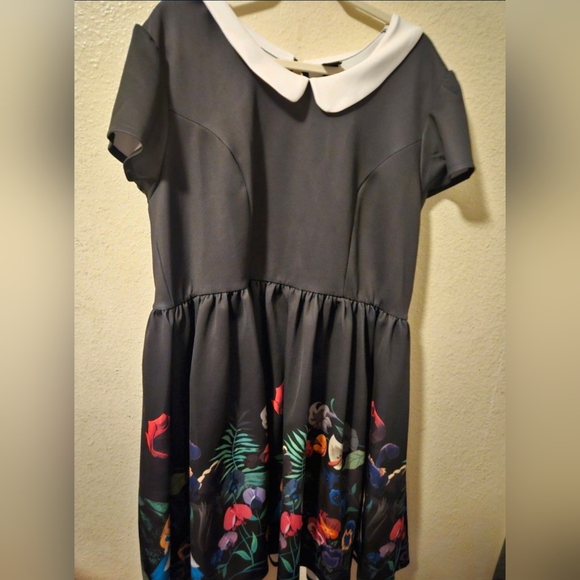 Alice In Wonderland Dress - Picture 2 of 4